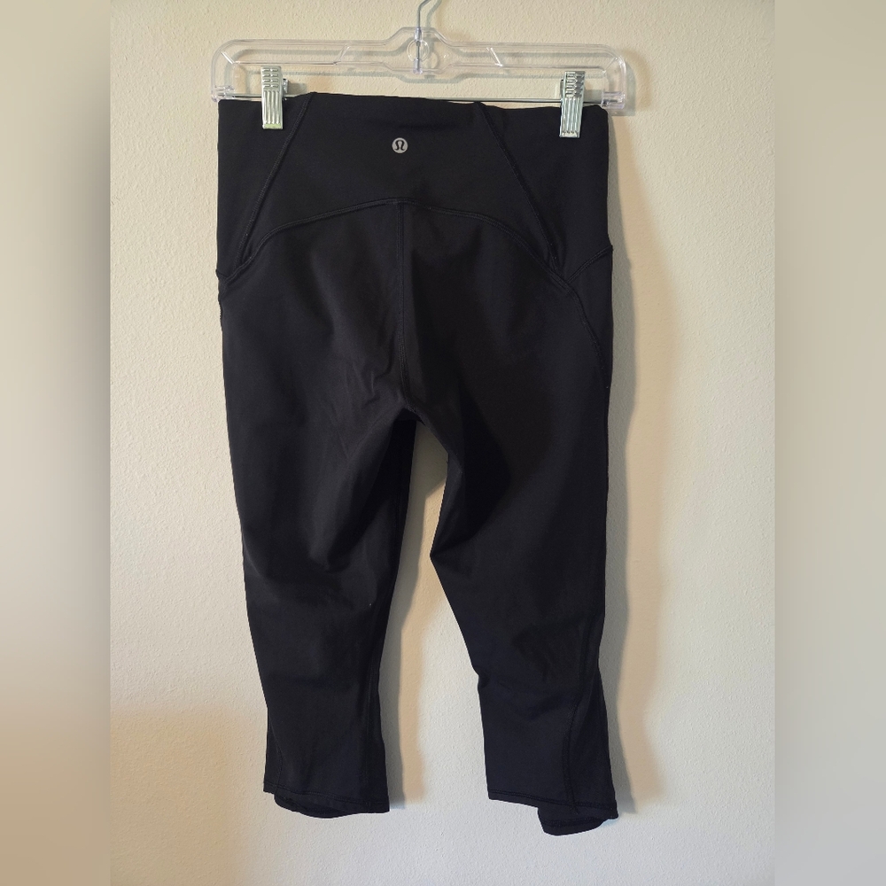 Lululemon Black Leggings - Crop with Mesh Sides